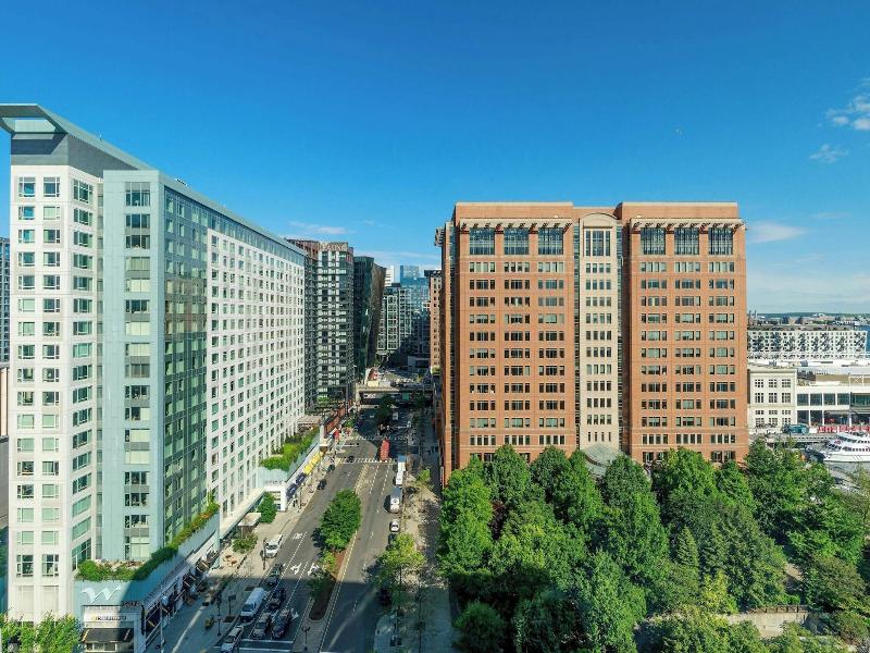 Stay in style at Renaissance Boston Waterfront Hotel