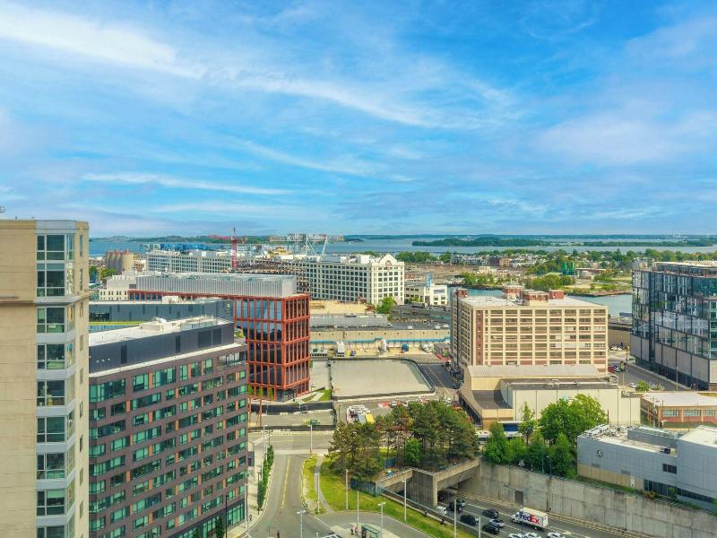 Stay in style at Renaissance Boston Waterfront Hotel