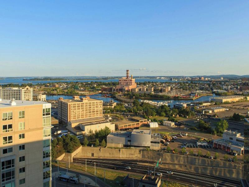 Stay in style at Renaissance Boston Waterfront Hotel