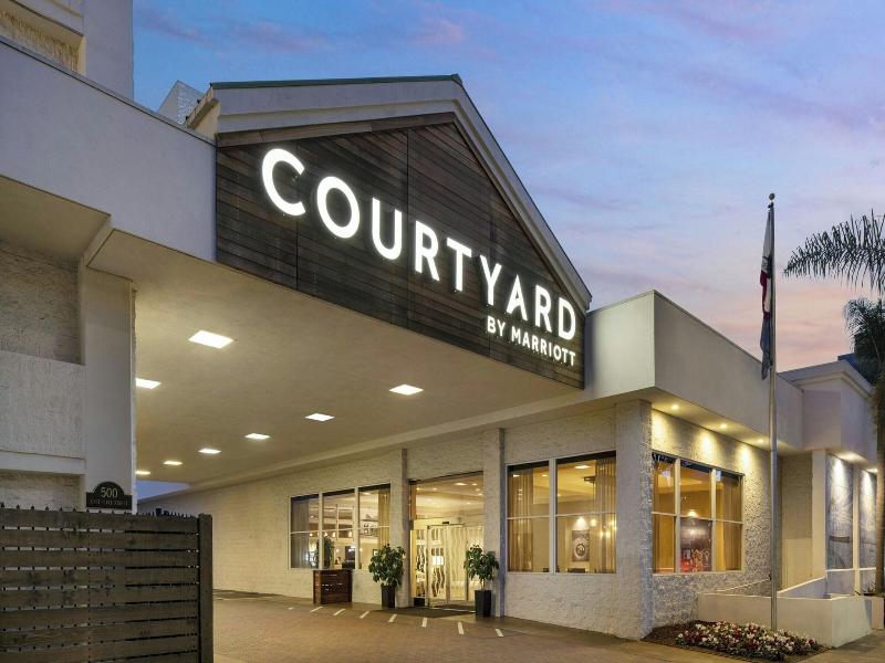 Courtyard Long Beach Downtown image