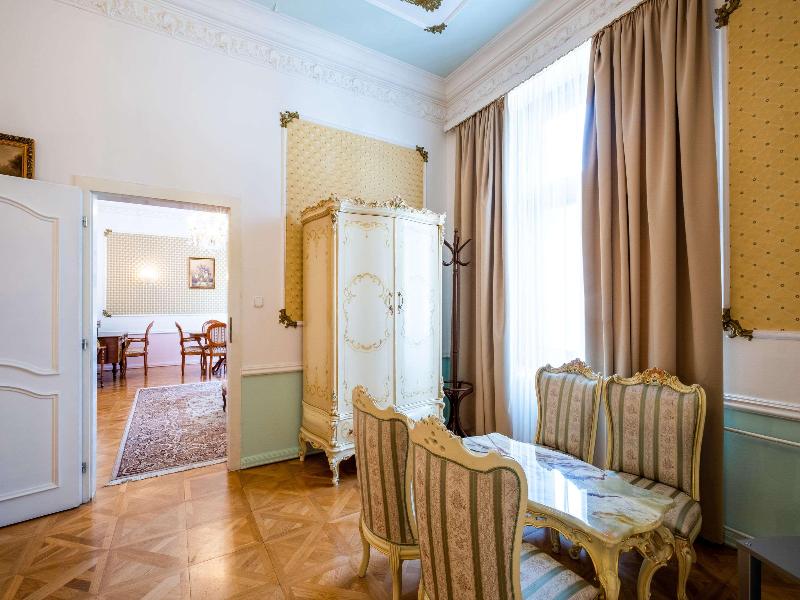 Clarion Grandhotel Zlaty Lev image