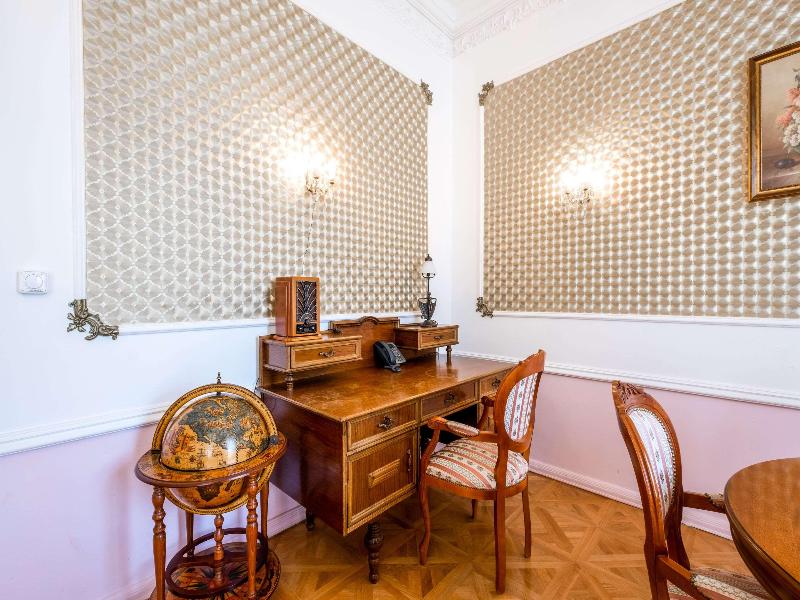 Clarion Grandhotel Zlaty Lev image