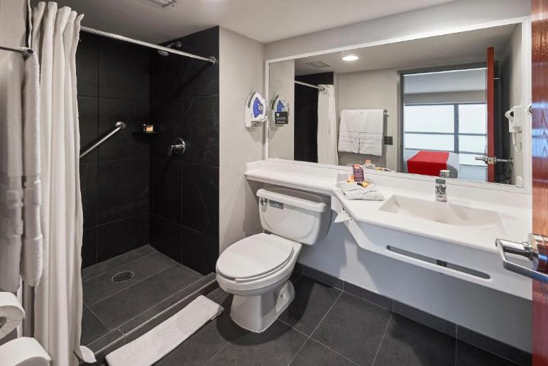 City Express By Marriott EBC Reforma image