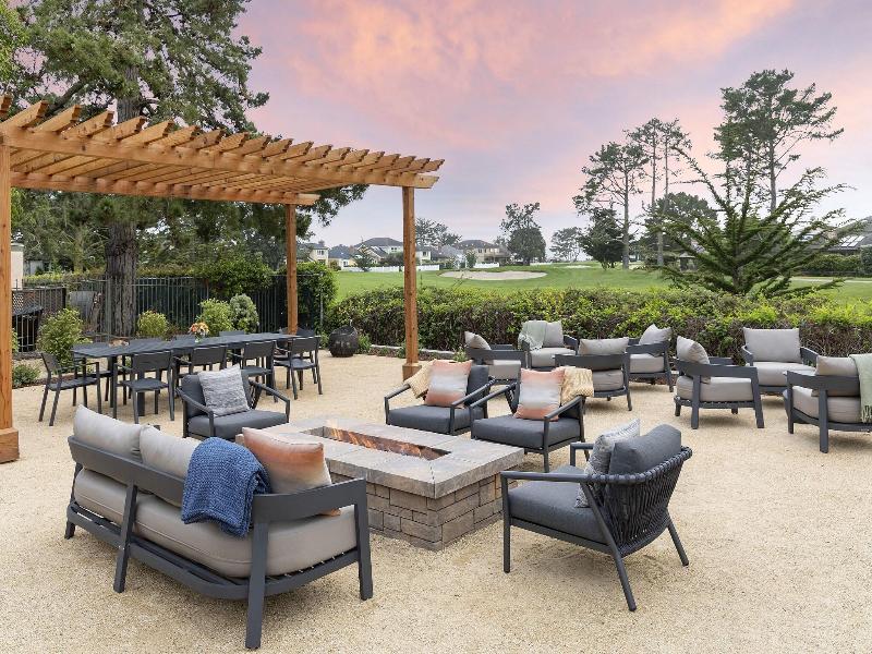 Half Moon Bay Lodge image