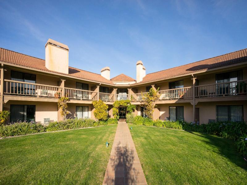 Half Moon Bay Lodge image