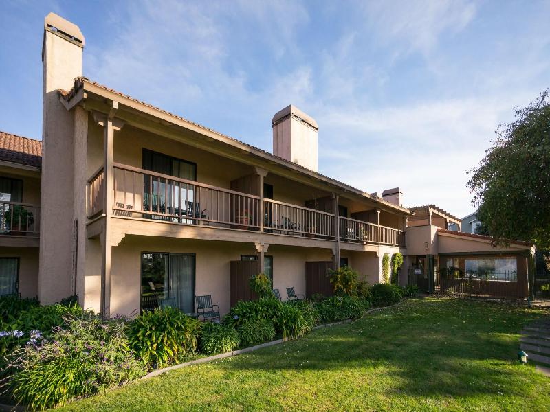 Half Moon Bay Lodge image