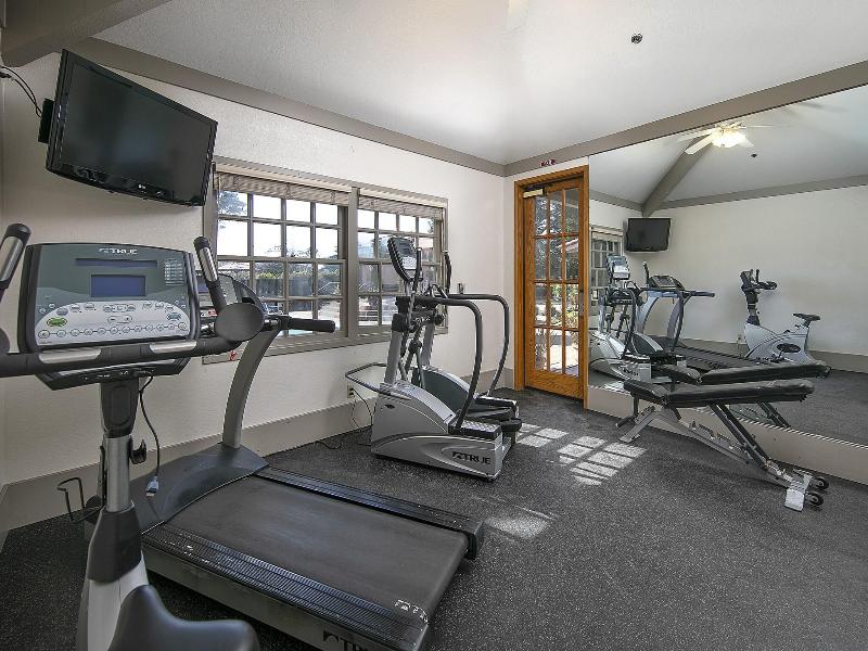 Half Moon Bay Lodge image