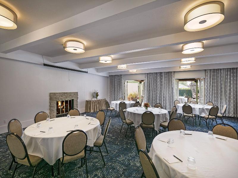 Half Moon Bay Lodge image