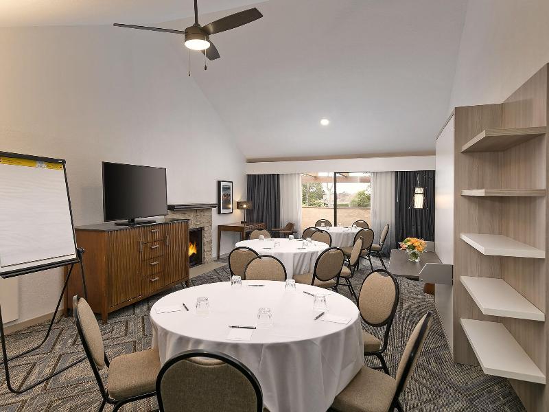 Half Moon Bay Lodge image
