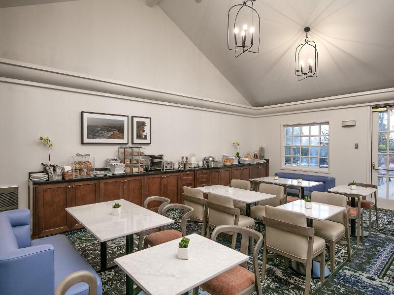Half Moon Bay Lodge image