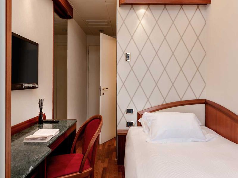 Hotel Polo image