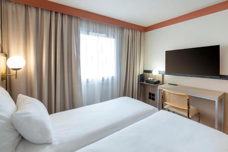 Sure Hotel by Best Western Caen Memorial image
