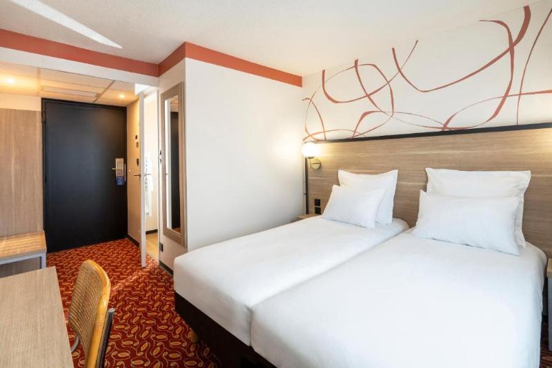 Sure Hotel by Best Western Caen Memorial image
