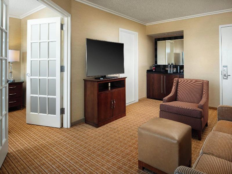 Newport Beach Marriott Bayview image
