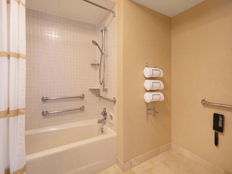 Newport Beach Marriott Bayview image