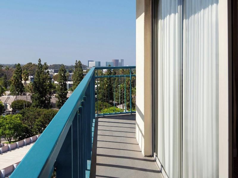 Newport Beach Marriott Bayview image