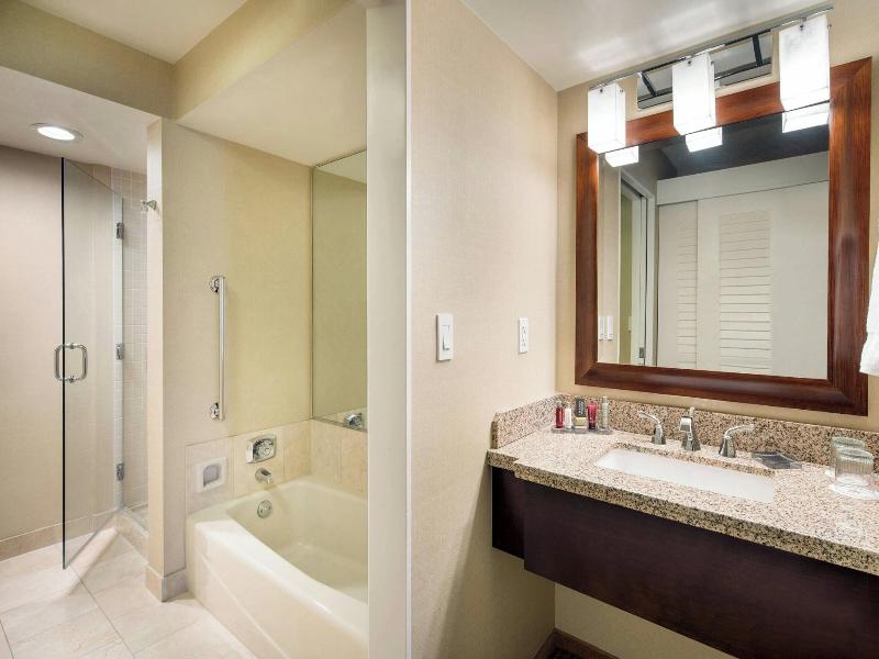 Newport Beach Marriott Bayview image