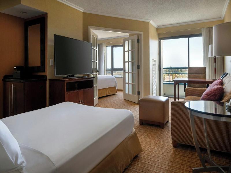 Newport Beach Marriott Bayview image