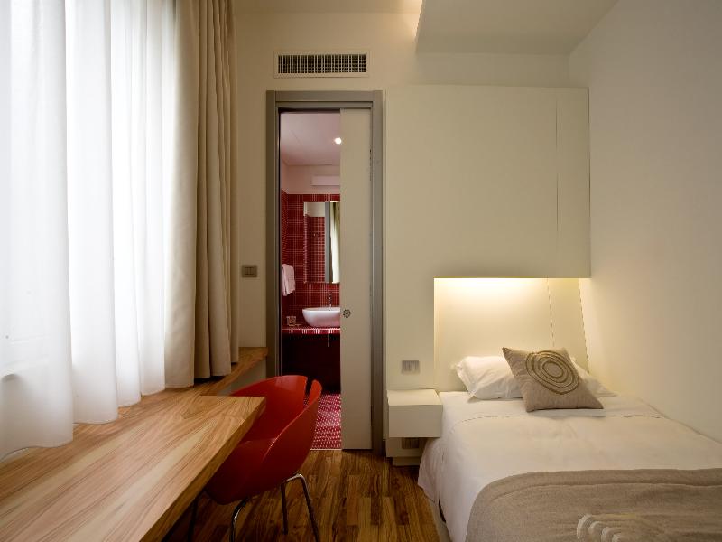 Eos Hotel image