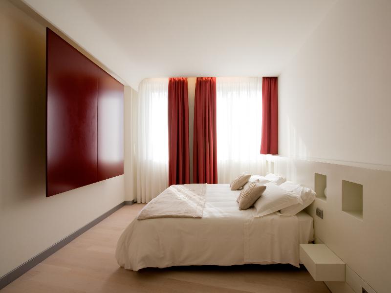 Eos Hotel image