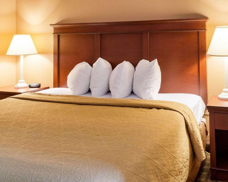 Quality Inn Louisville image