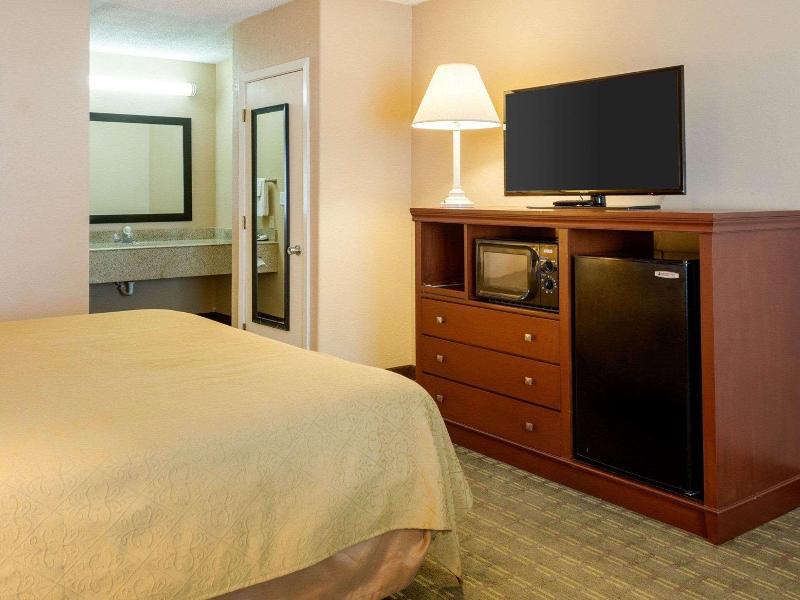 Quality Inn Louisville image