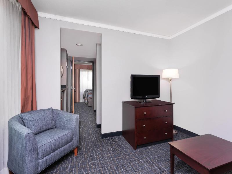 Wingate by Wyndham Athens Near Downtown image