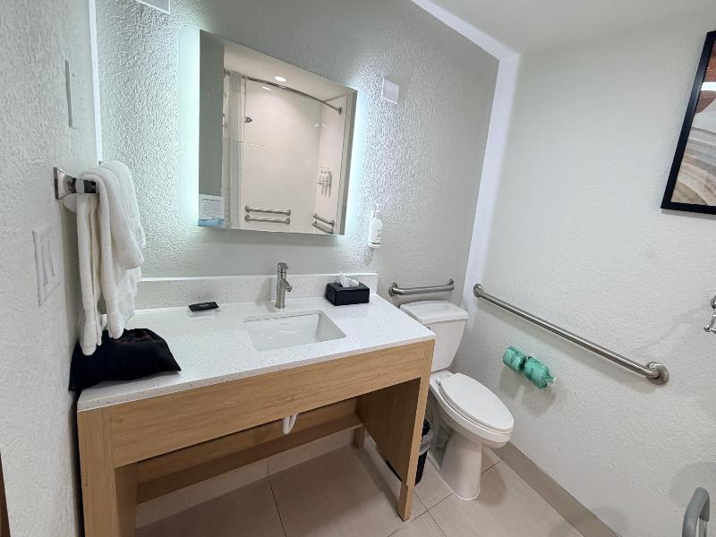 Wingate by Wyndham Athens Near Downtown image