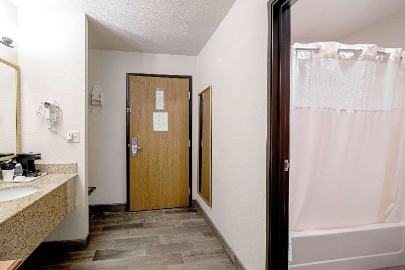 Quality Inn image