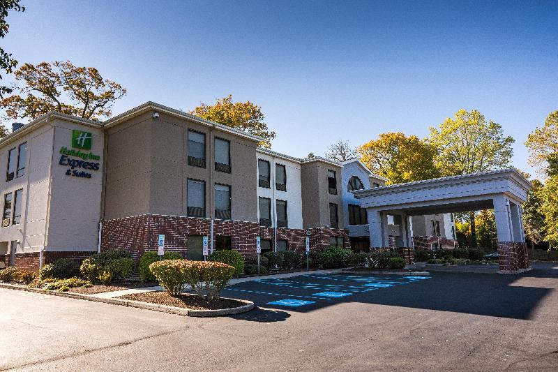 Holiday Inn Express & Suites West Chester By IHG image