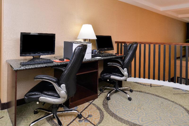 Holiday Inn Express & Suites West Chester By IHG image