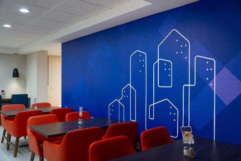 Holiday Inn Express & Suites West Chester By IHG image