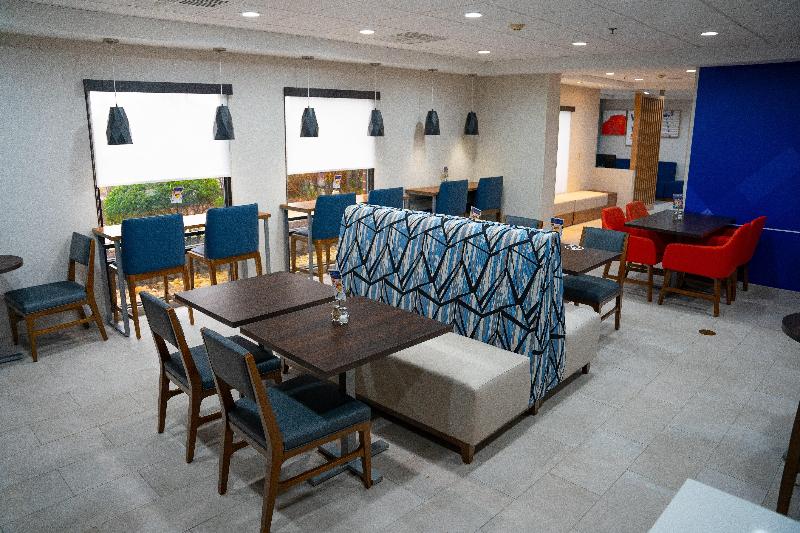 Holiday Inn Express & Suites West Chester By IHG image