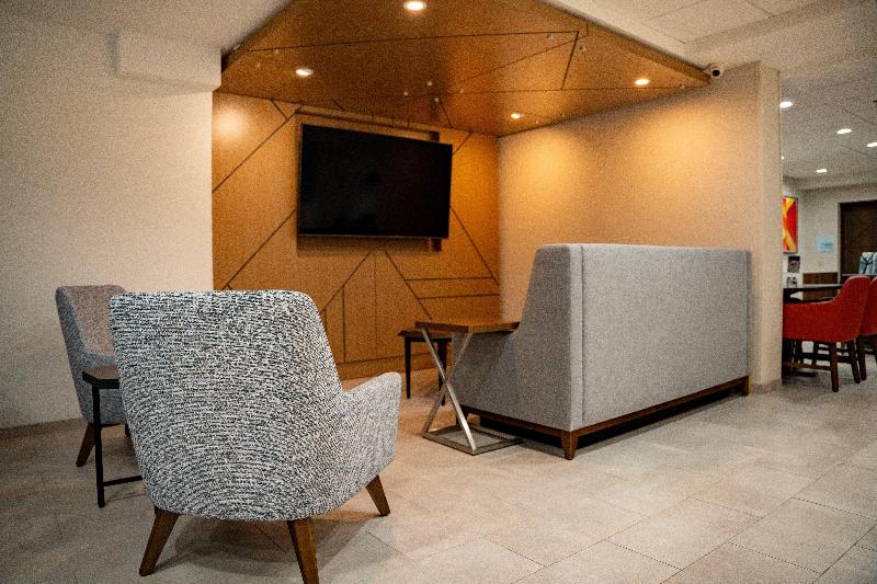 Holiday Inn Express & Suites West Chester By IHG image