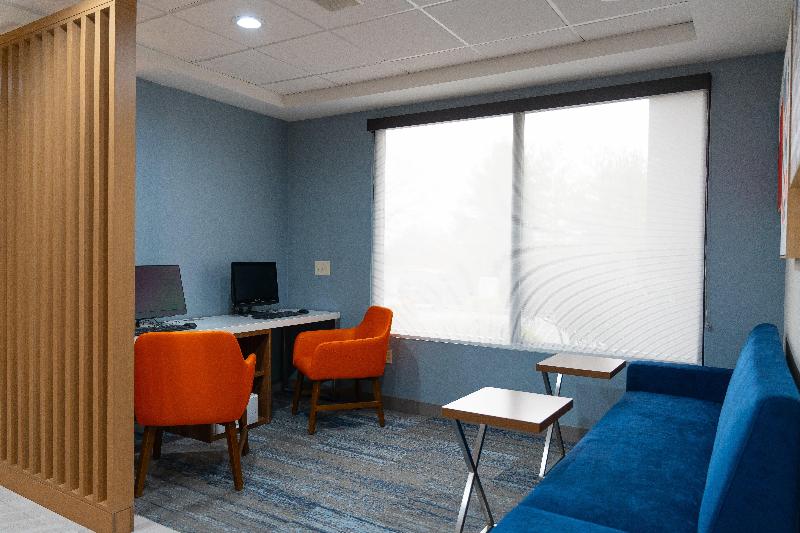 Holiday Inn Express & Suites West Chester By IHG image