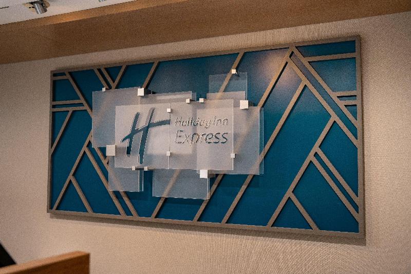 Holiday Inn Express & Suites West Chester By IHG image