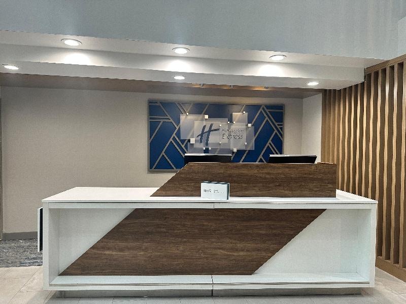 Holiday Inn Express & Suites West Chester By IHG image