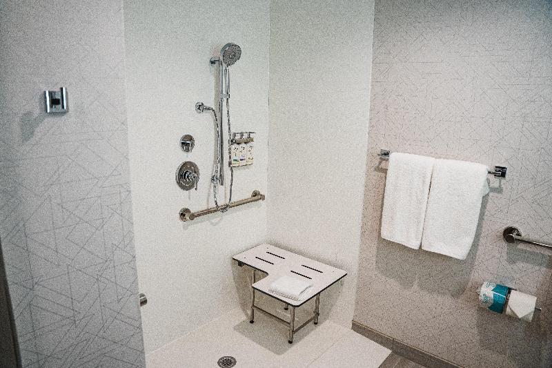 Holiday Inn Express & Suites West Chester By IHG image