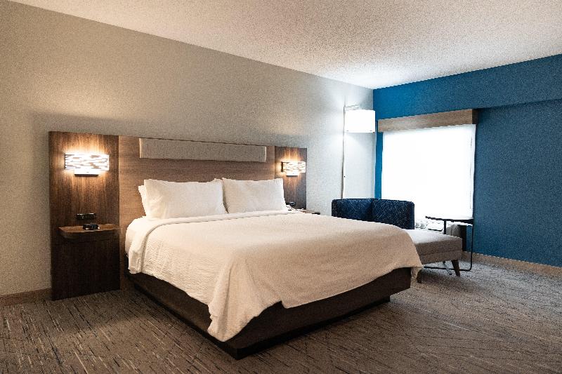 Holiday Inn Express & Suites West Chester By IHG image