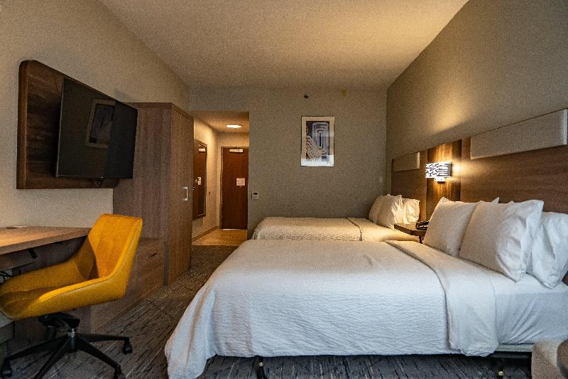 Holiday Inn Express & Suites West Chester By IHG image
