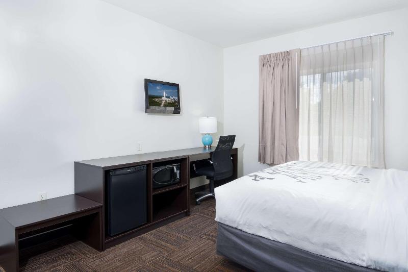 Sleep Inn & Suites Washington image