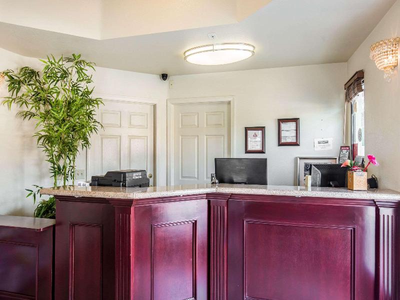 Rodeway Inn Beaumont I-10 image