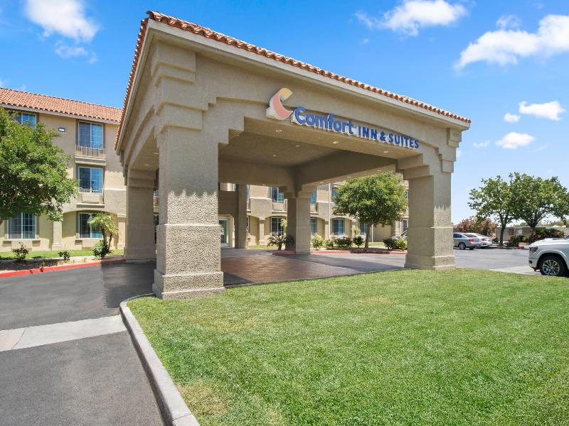 Comfort Inn & Suites Lancaster Antelope Valley image