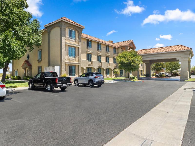 Comfort Inn & Suites Lancaster Antelope Valley image