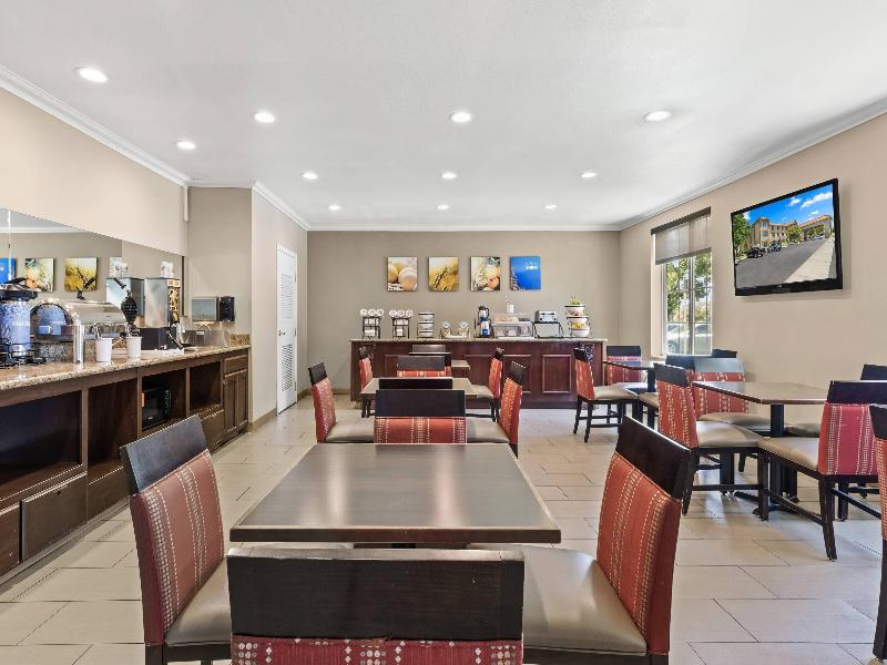 Comfort Inn & Suites Lancaster Antelope Valley image