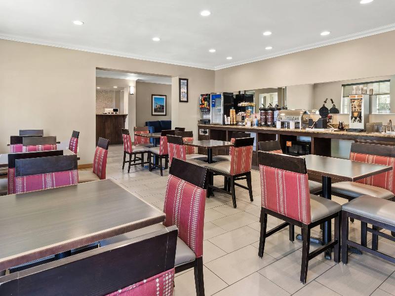 Comfort Inn & Suites Lancaster Antelope Valley image