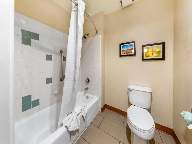 Comfort Inn & Suites Lancaster Antelope Valley image