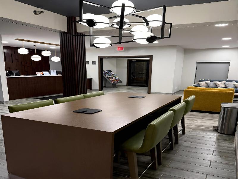 Halsted Inn And Suites Harvey - Chicago Southland image