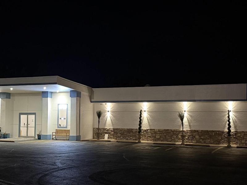 Baymont Inn & Suites by Wyndham Newton IA