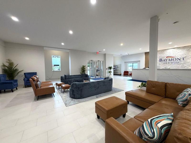 Baymont Inn & Suites by Wyndham Newton IA